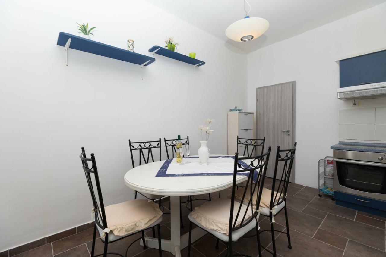 The View Apartment Мимице Екстериор снимка