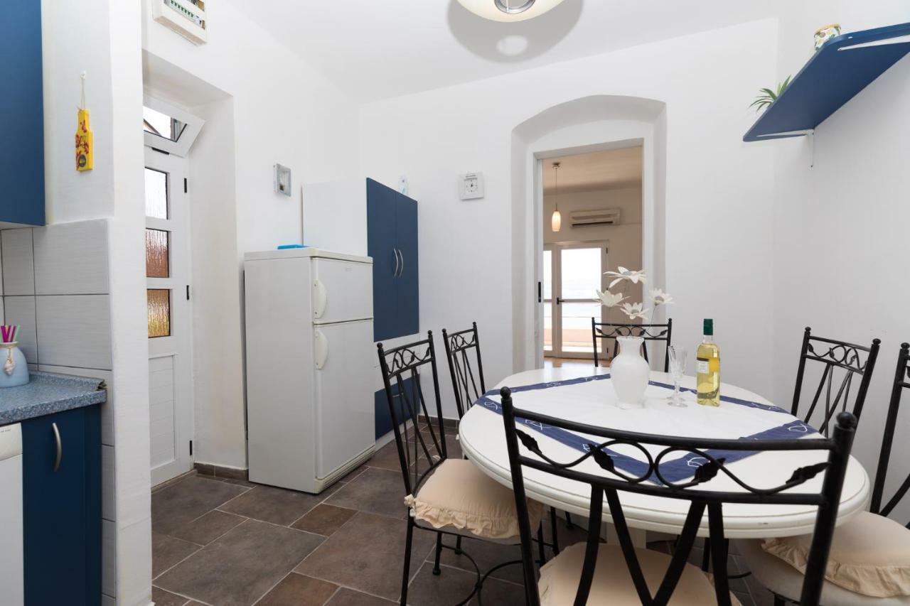 The View Apartment Мимице Екстериор снимка