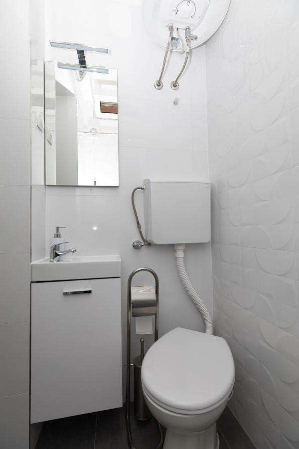 The View Apartment Мимице Екстериор снимка