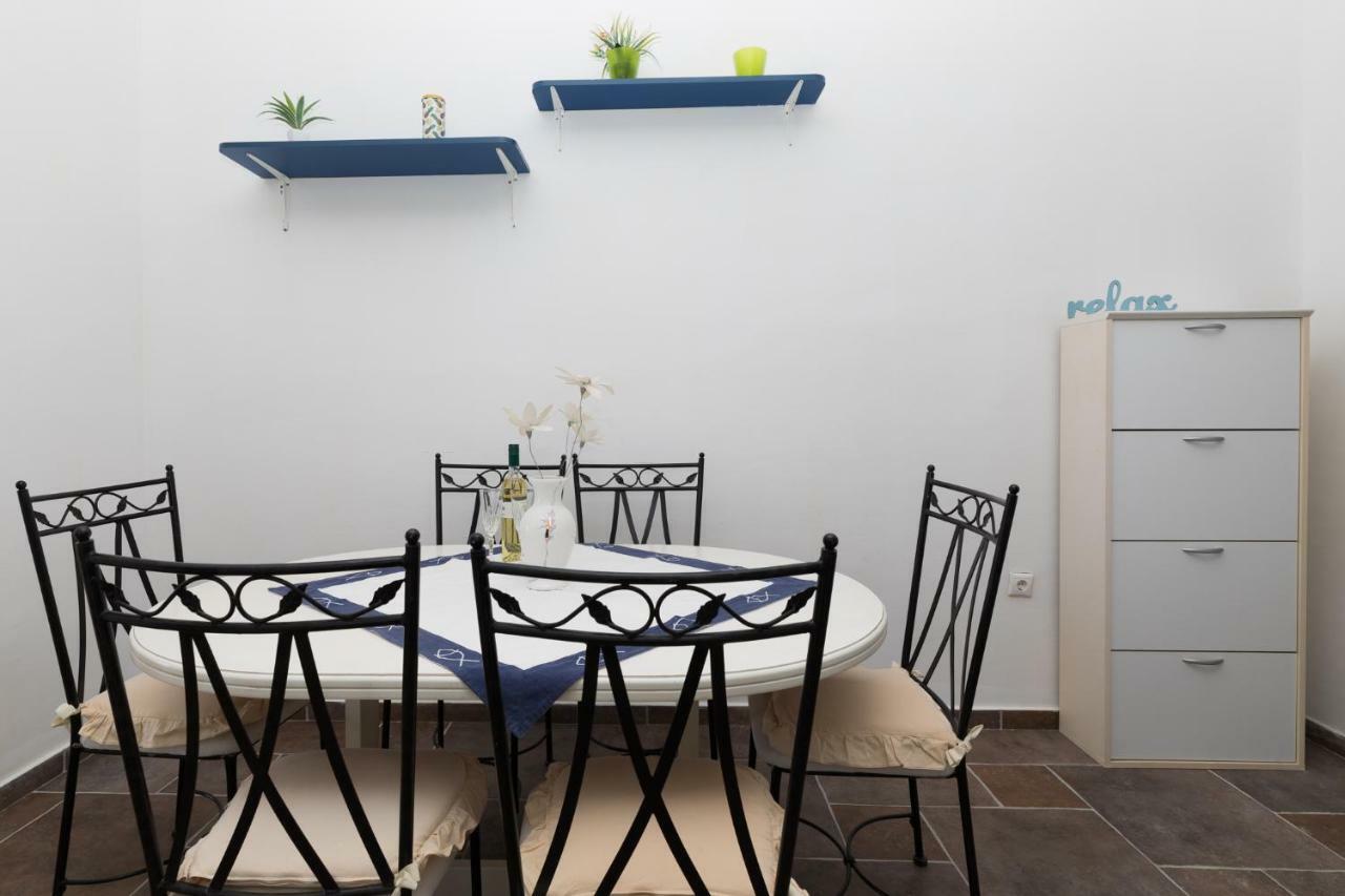 The View Apartment Мимице Екстериор снимка